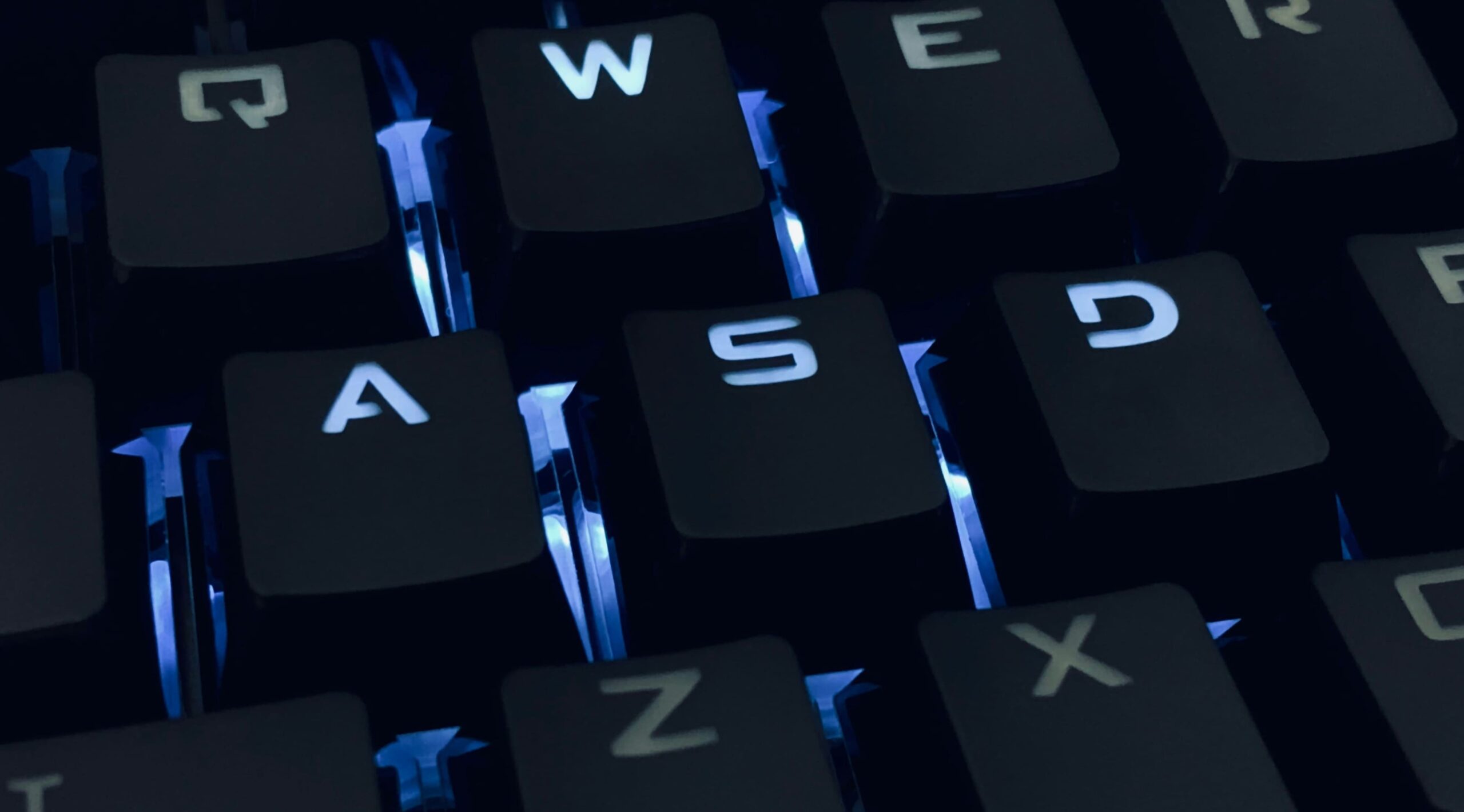 Cómo evitar vulnerabilidades comunes en la web: Protege tu email y contraseñas